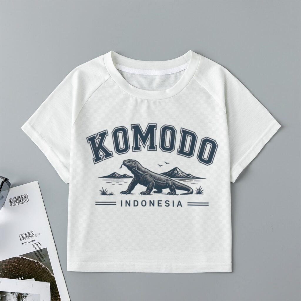 Komodo cropped raglan t-shirt by Tour & Tell Collective